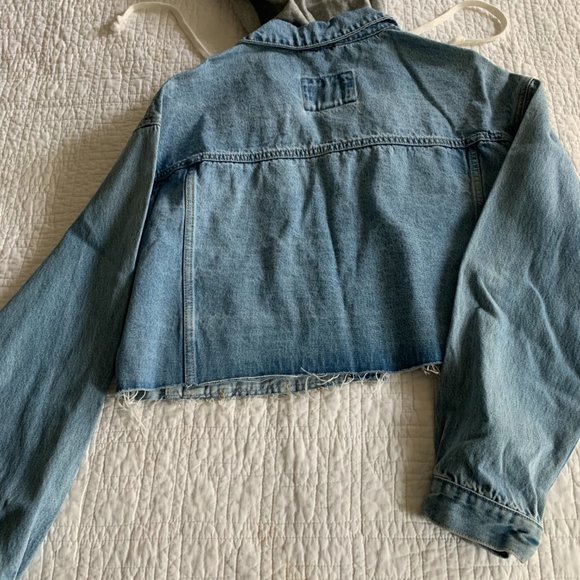 NWT Forever 21 Cropped Denim Jean Jacket, Sweatshirt Terry Removable Hood, sz L - Picture 5 of 5